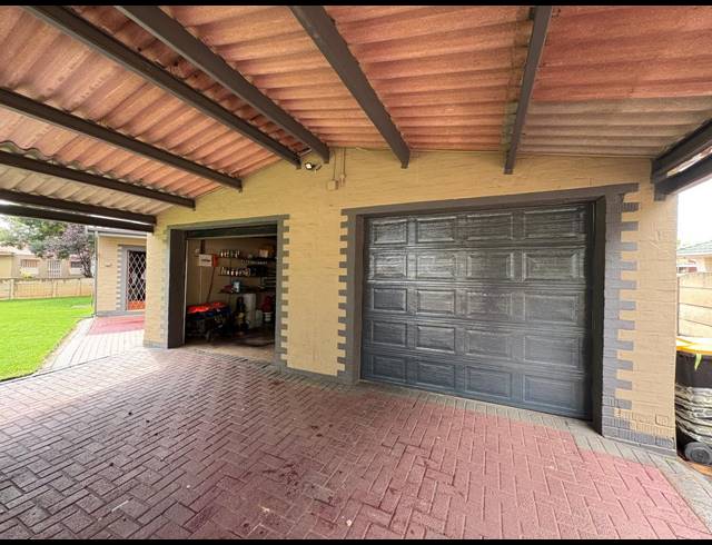 4 BEDROOM HOUSE FOR SALE IN THREE RIVERS
